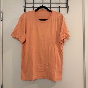 Uniqlo Men’s Orange Short Sleeve Tee